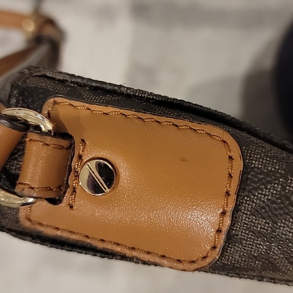 Michael Kors Jet Set Travel Large Logo Messenger Bag~EUC - Picture 9 of 16